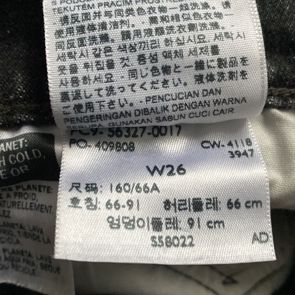 Levi’s jean shorts - Picture 4 of 4